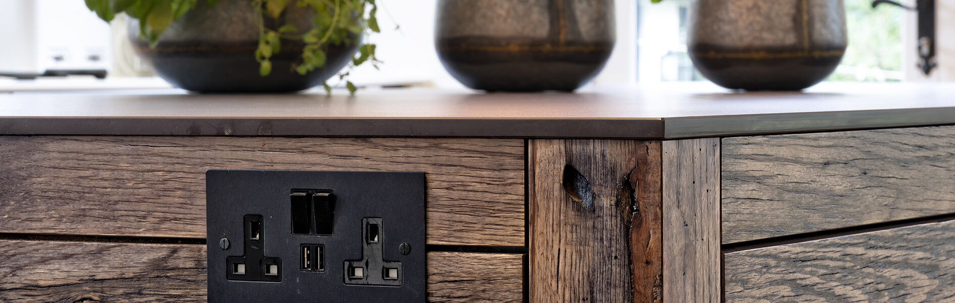 timber foot bench with electrical outlets