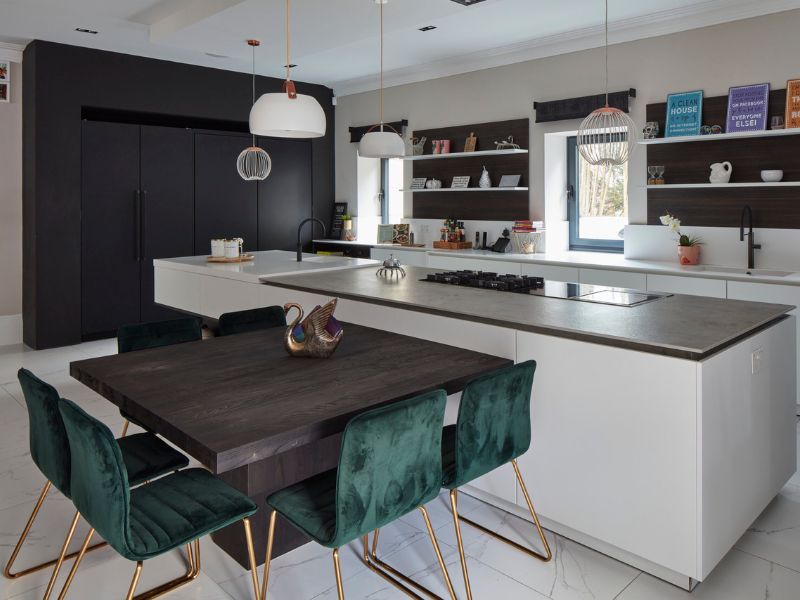 island unit with sitting area